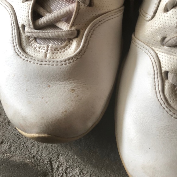 Sneakers - Picture 2 of 3